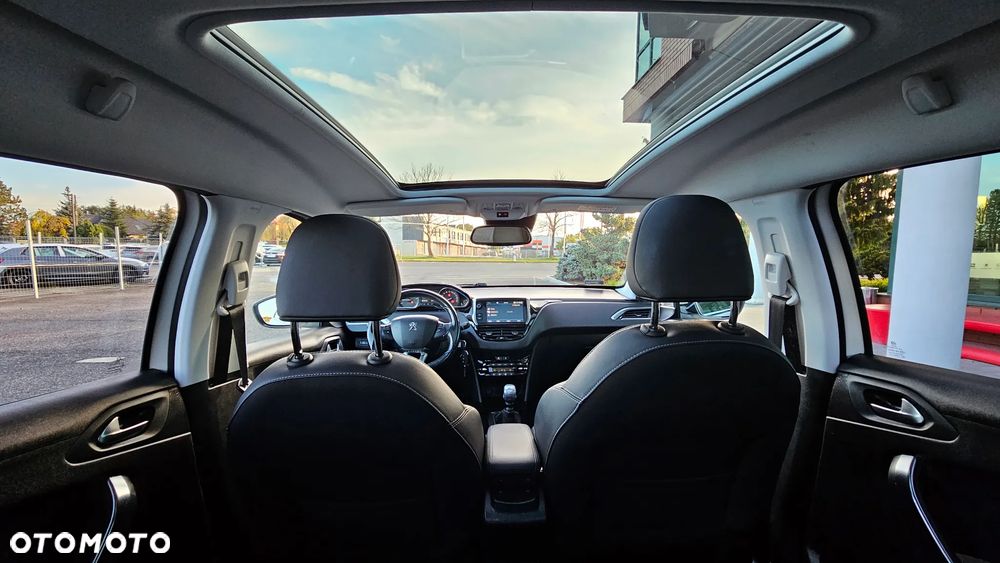 Peugeot 2008 1.2 Pure Tech Allure S&S - 5