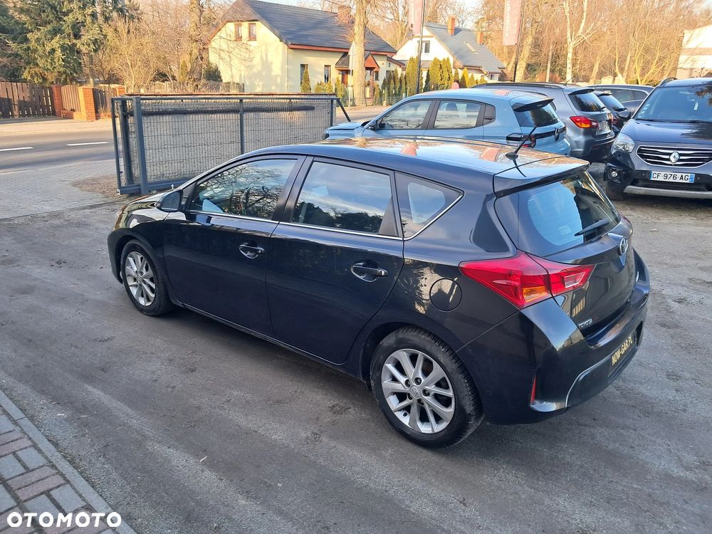 Toyota Auris - 15