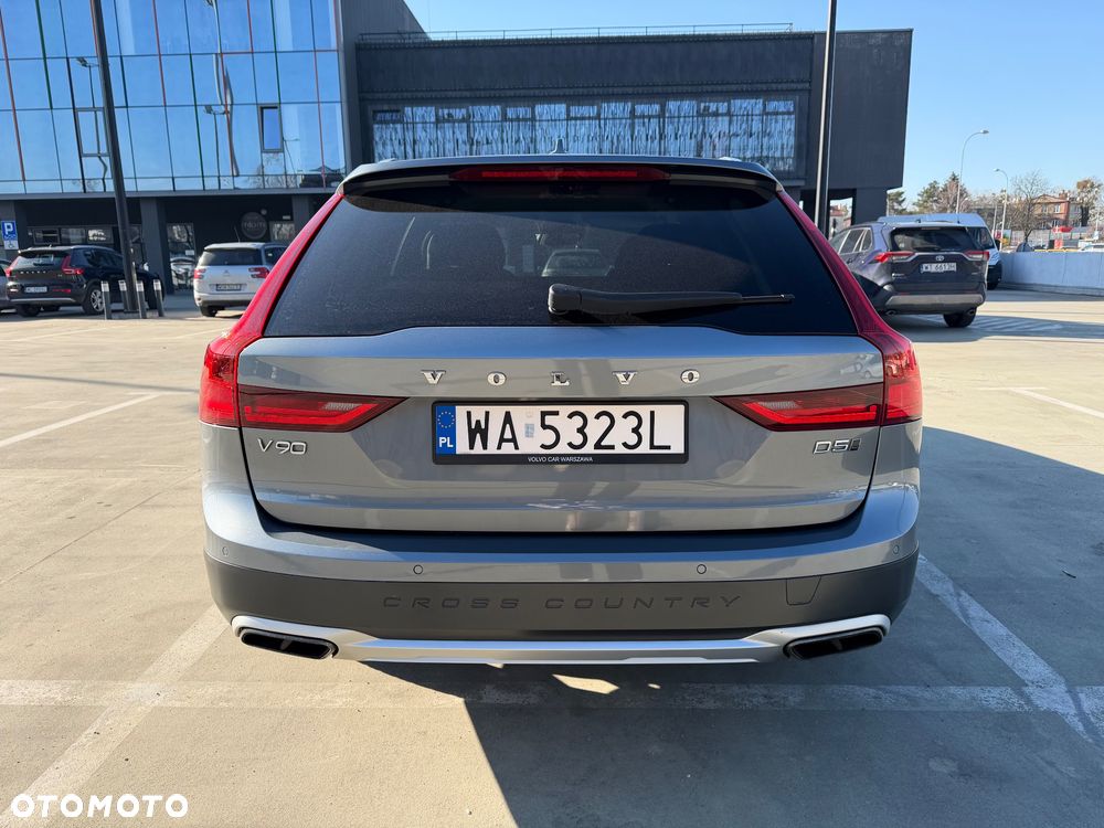 Volvo V90 Cross Country D5 AWD Geartronic Momentum Pro - 5