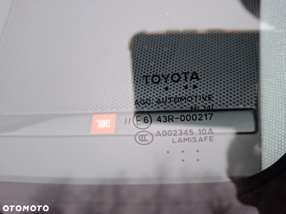 Toyota Prius Hybrid Executive - 18