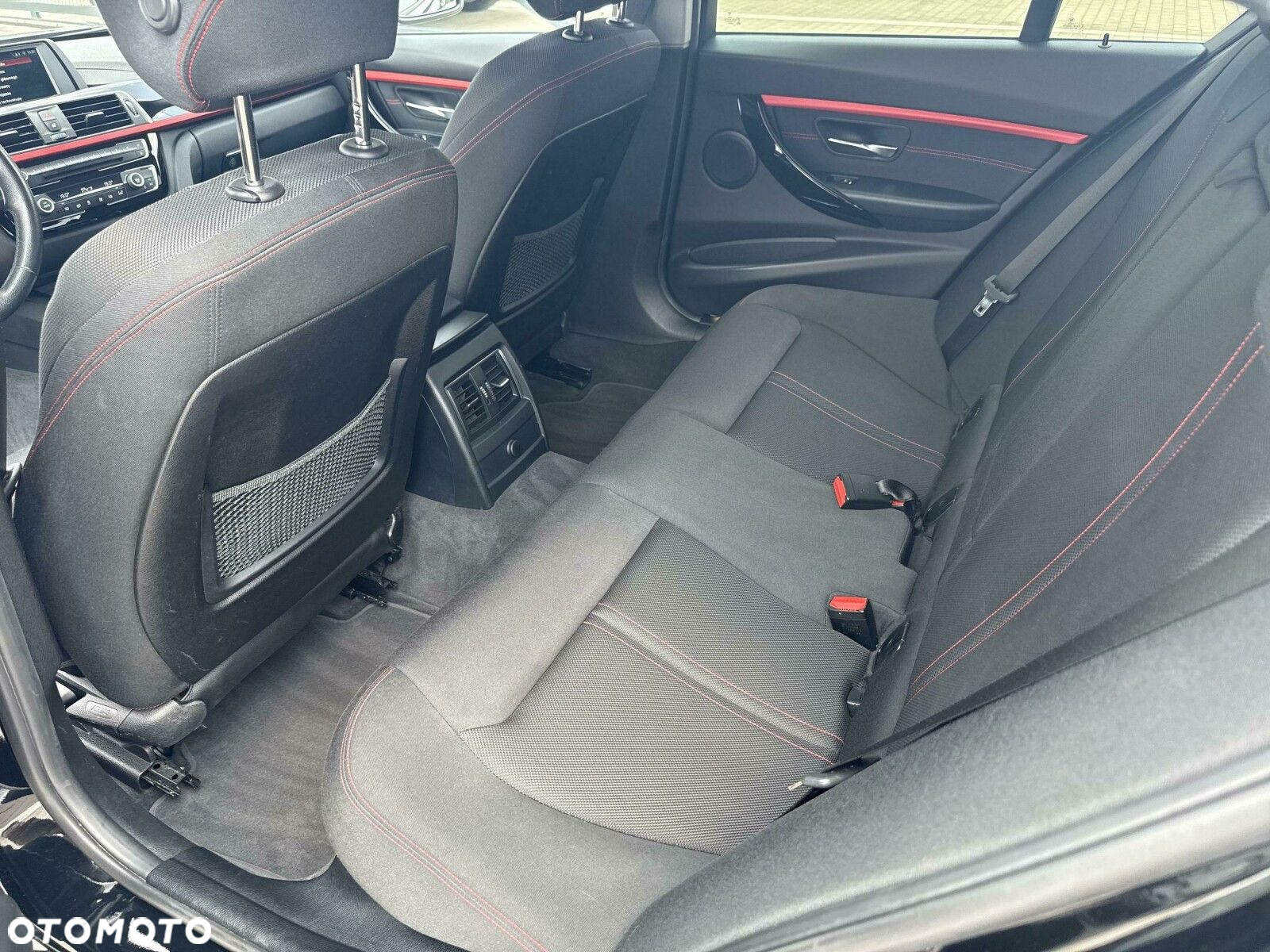 BMW Seria 3 320d Sport Line - 33