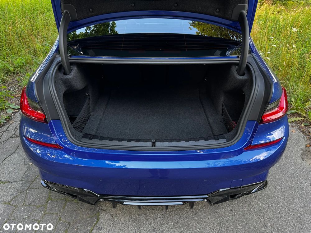 BMW Seria 3 318d M Sport - 35