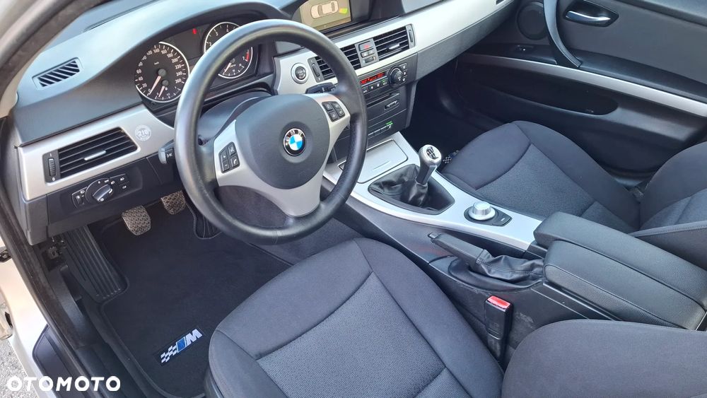 BMW Seria 3 320i - 18