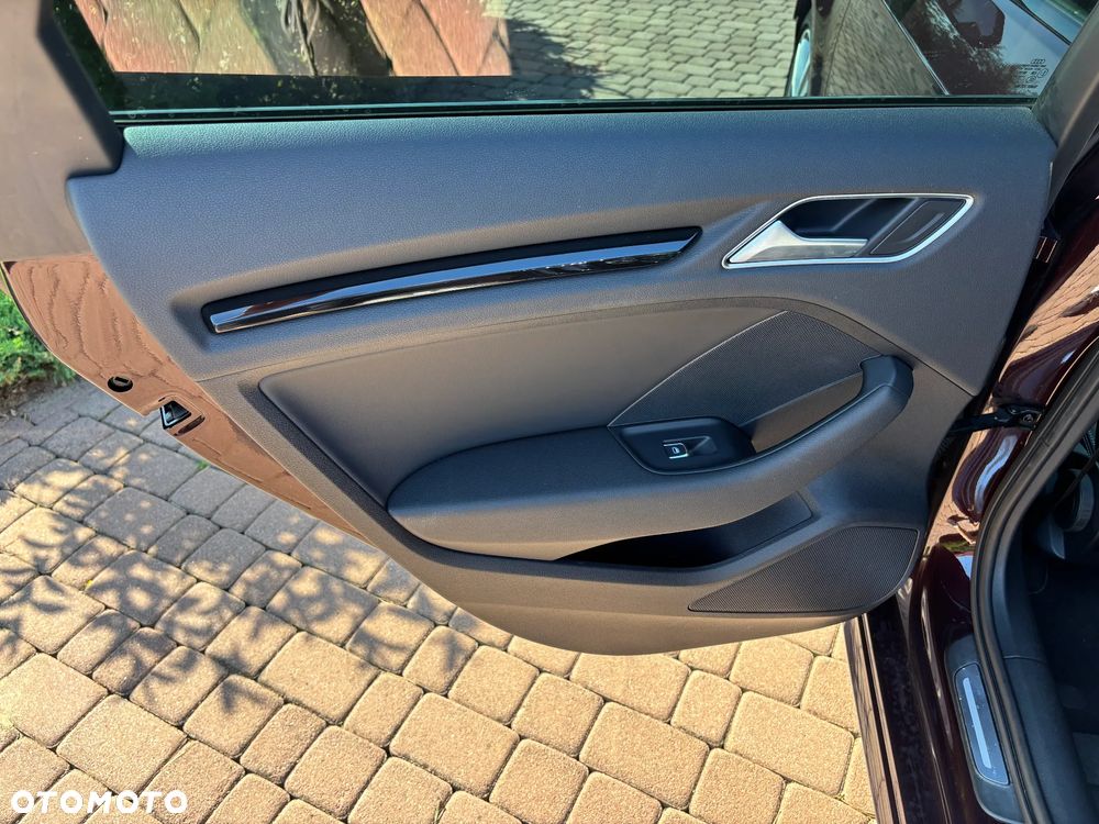 Audi A3 Sportback 2.0 TDI S line Sportpaket - 17