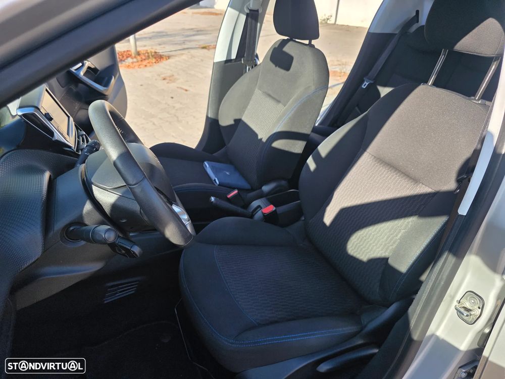 Peugeot 208 82 VTI Style - 16