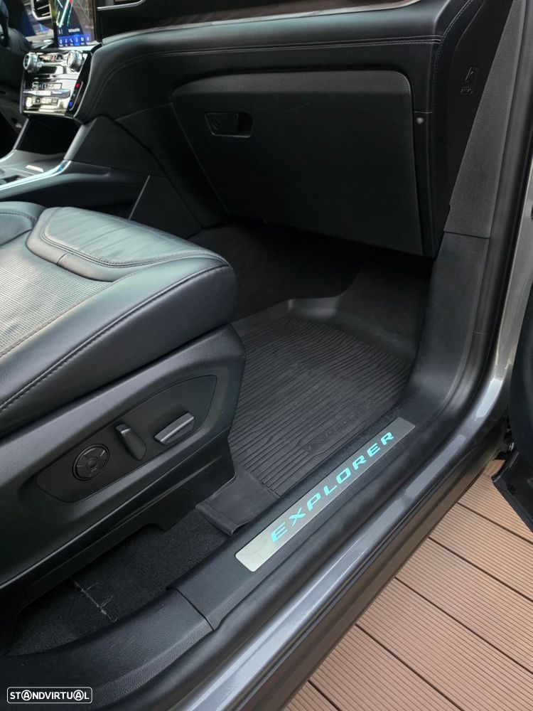 Ford Explorer 3.0 EcoBoost PHEV Platinum - 42