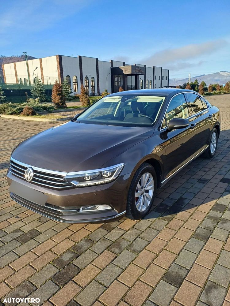 Volkswagen Passat - 1