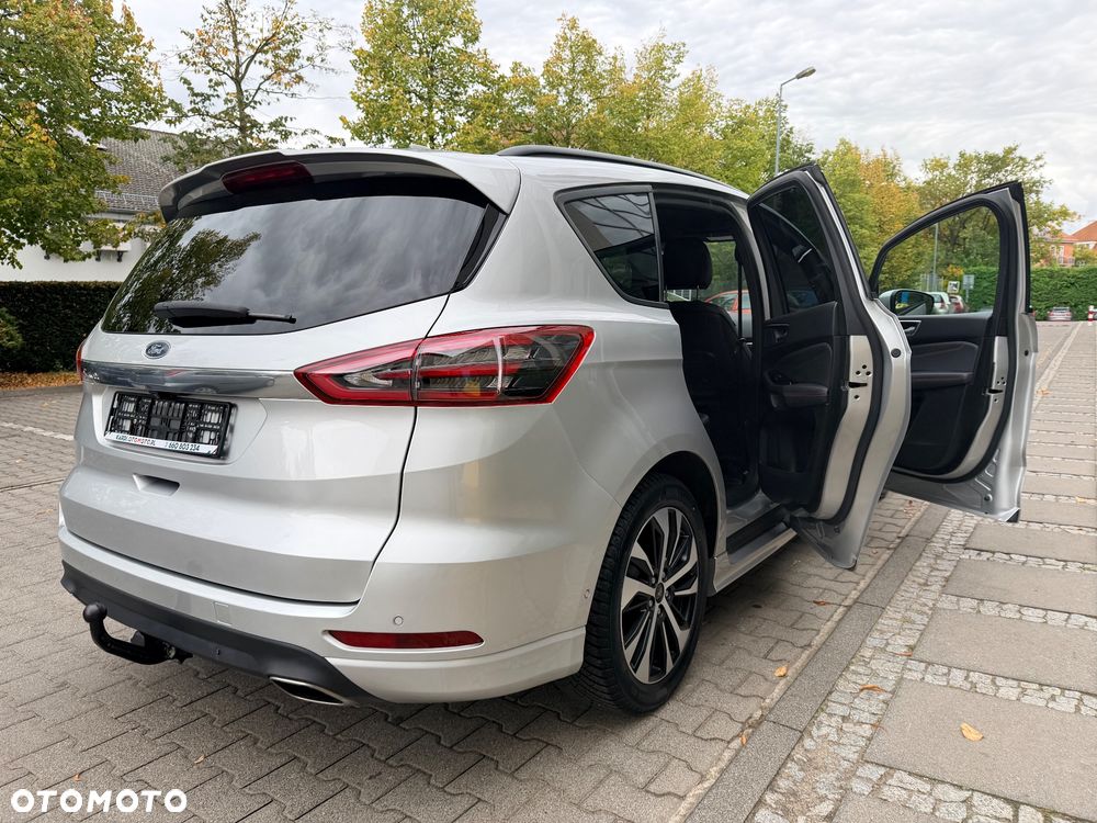 Ford S-Max - 17