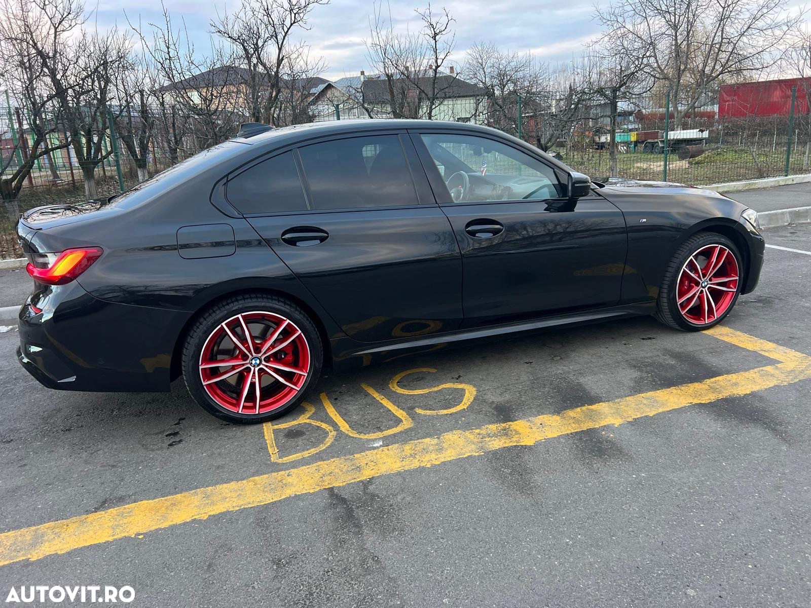 BMW Seria 3 330e Aut. M Sport - 9