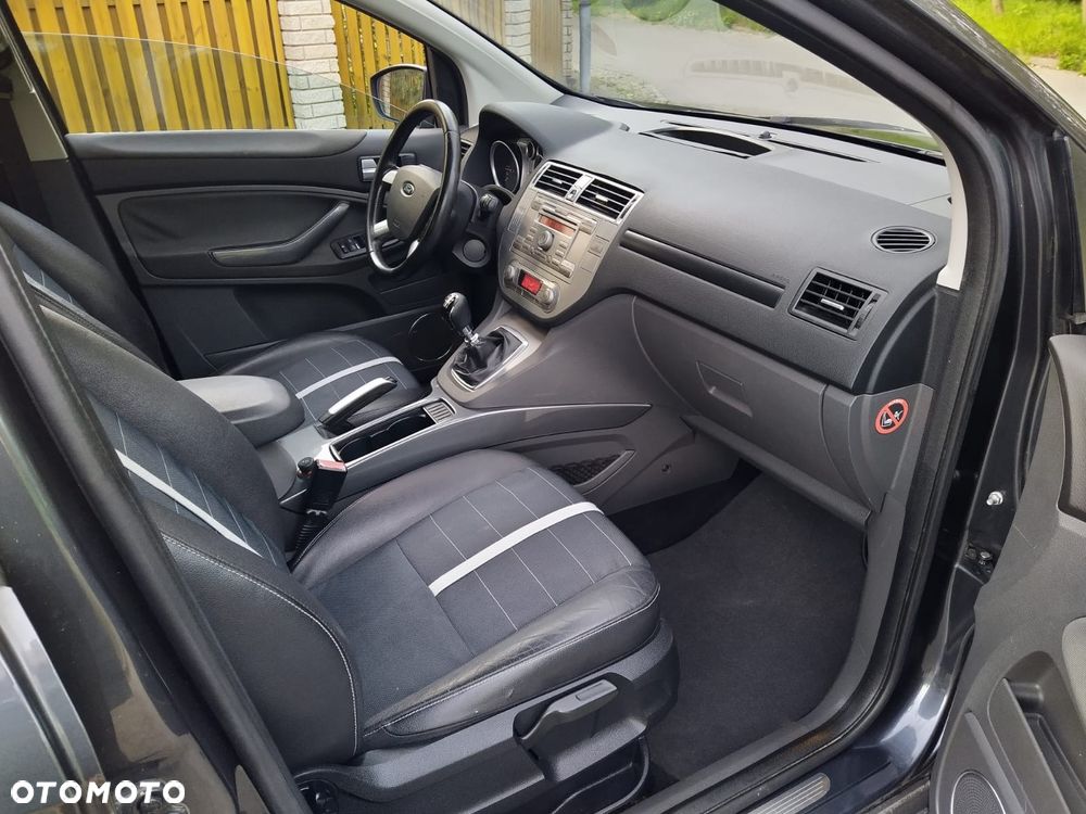 Ford Kuga 2.0 TDCi 2x4 Titanium - 12