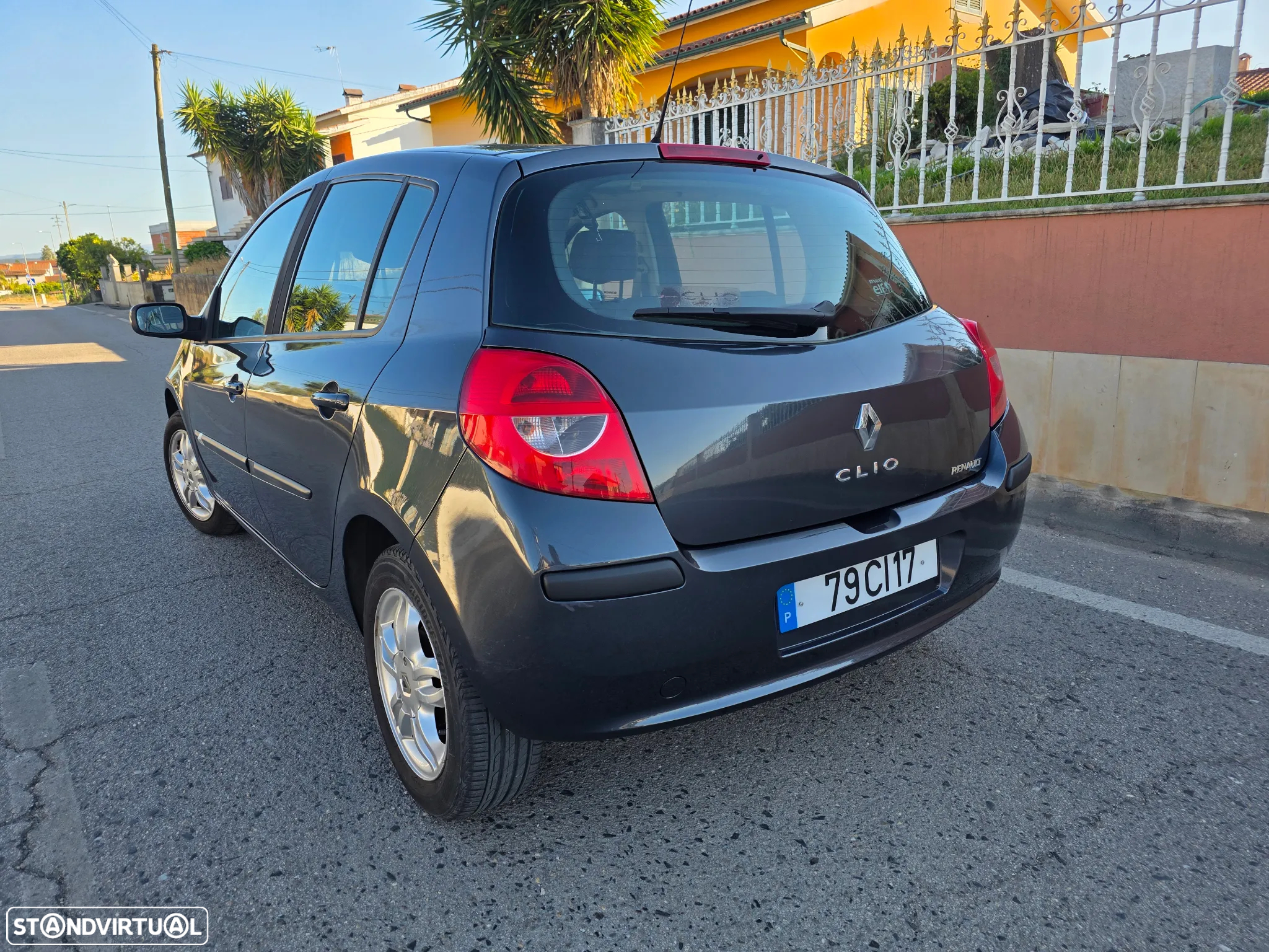 Renault Clio 1.2 16V Pack - 12