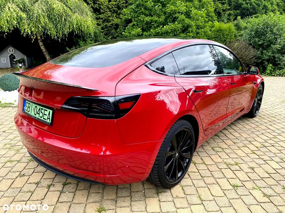 Tesla Model 3 - 4