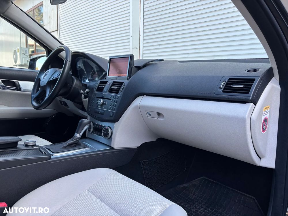 Mercedes-Benz C 250 CGI Automatik BlueEFFICIENCY Avantgarde - 30