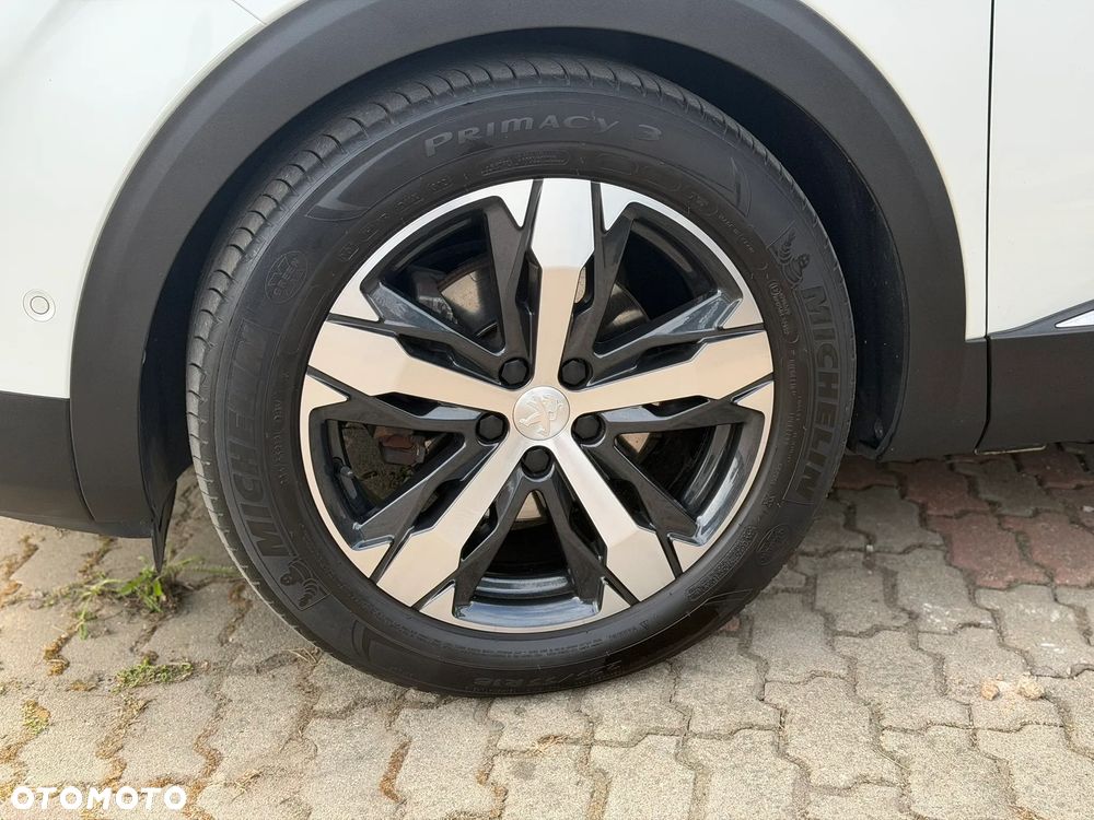 Peugeot 3008 1.6 PureTech GPF Allure S&S EAT8 - 8