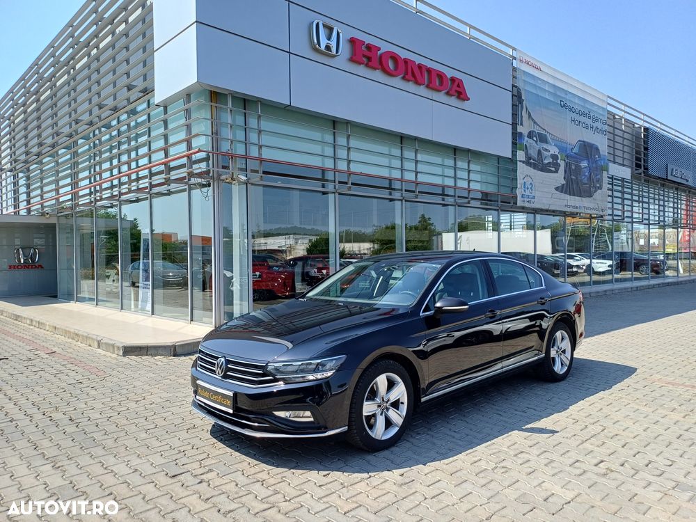 Volkswagen Passat - 1