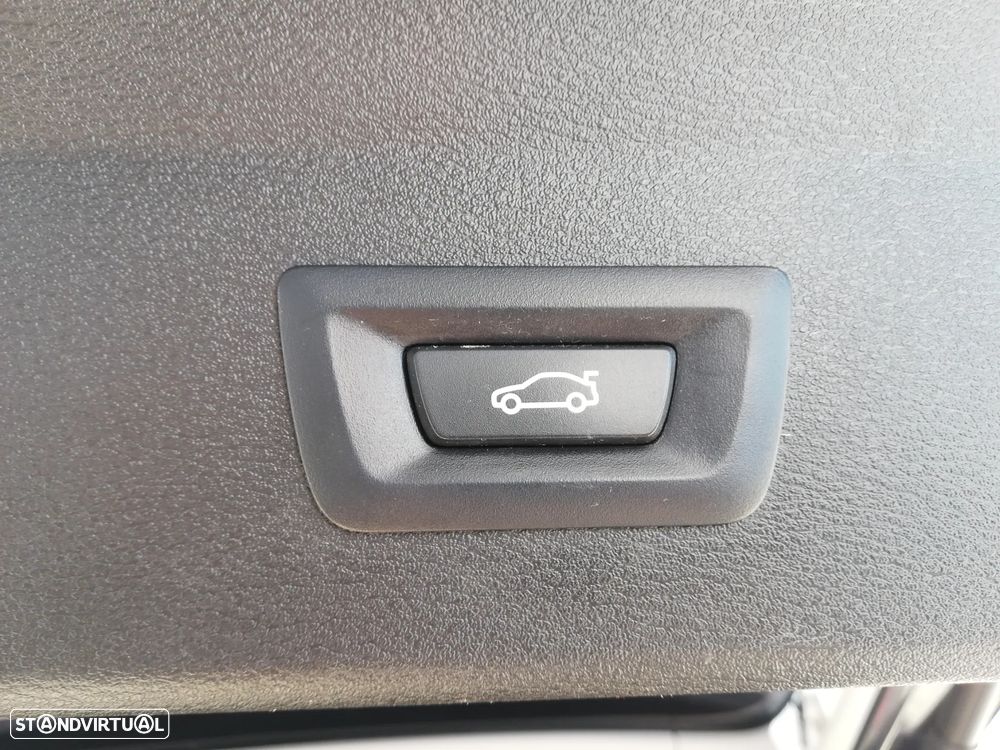 BMW X1 18 d sDrive Line Sport - 24