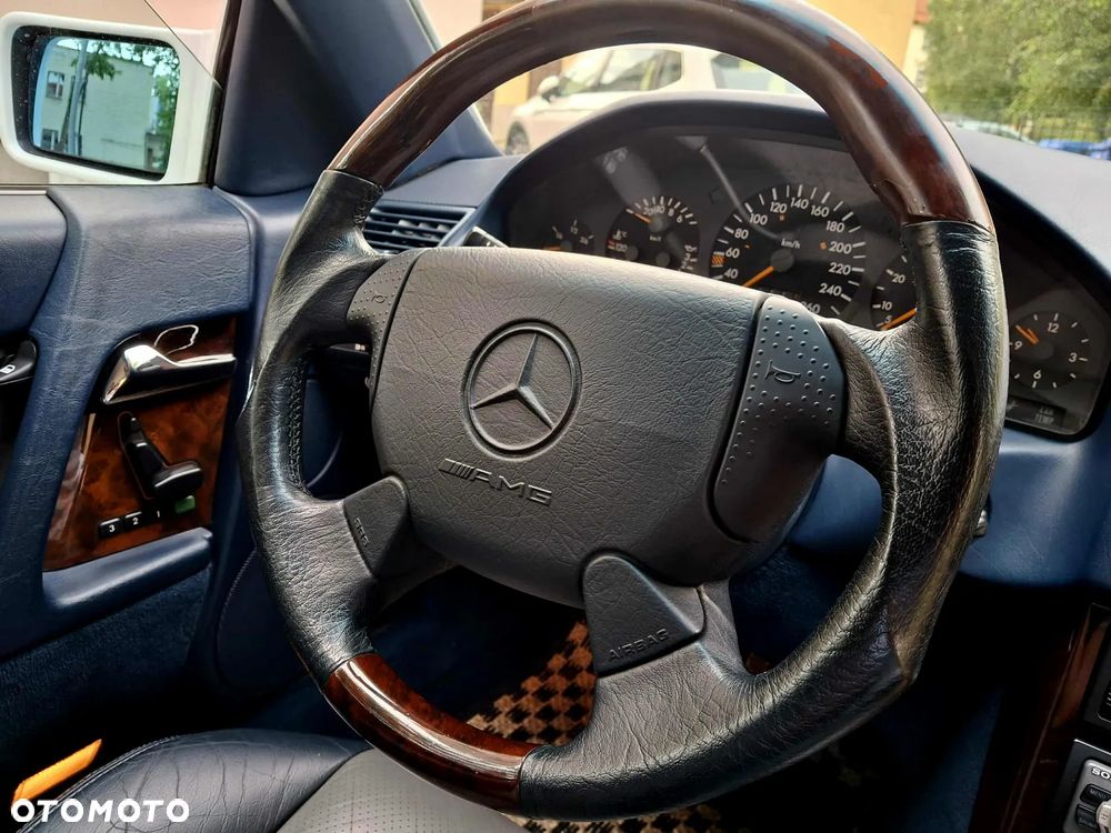 Mercedes-Benz SL 500 - 21