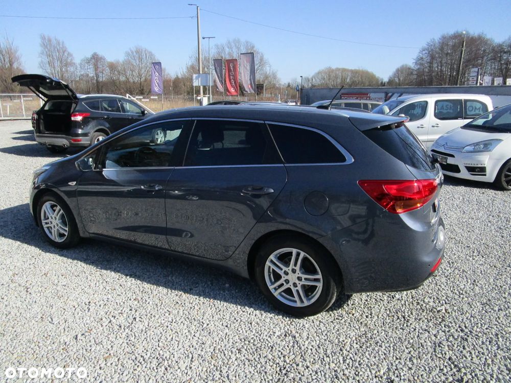 Kia Ceed 1.6 GDI Business Line - 11