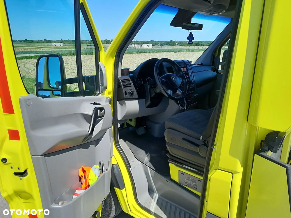 Mercedes-Benz Sprinter - 11