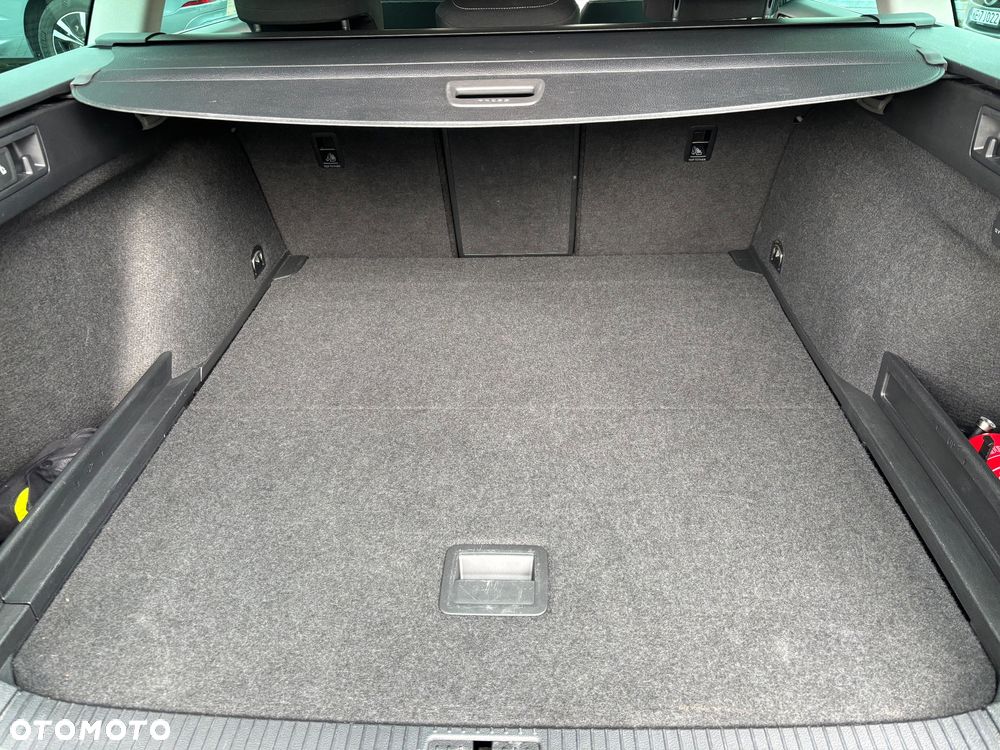 Volkswagen Passat - 40