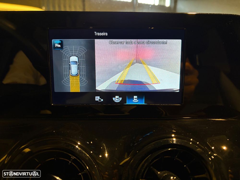 Mercedes-Benz GLA 180 7G-DCT - 26