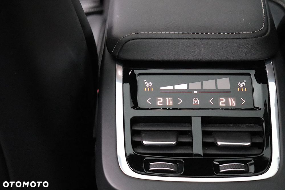 Volvo XC 60 B5 B AWD Ultra Black Edition - 13