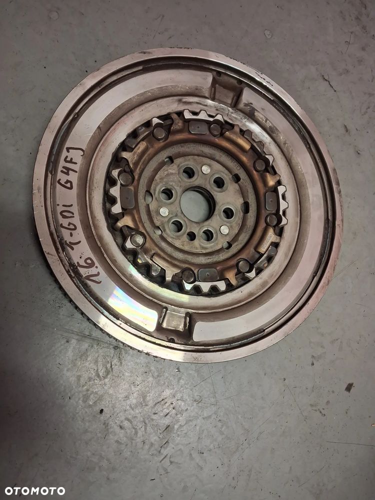 Koło dwumasowe sprzęgło 1.6 t-gdi dct kia sportage optima carens hyundai tucson i40 silnik g4fj - 1