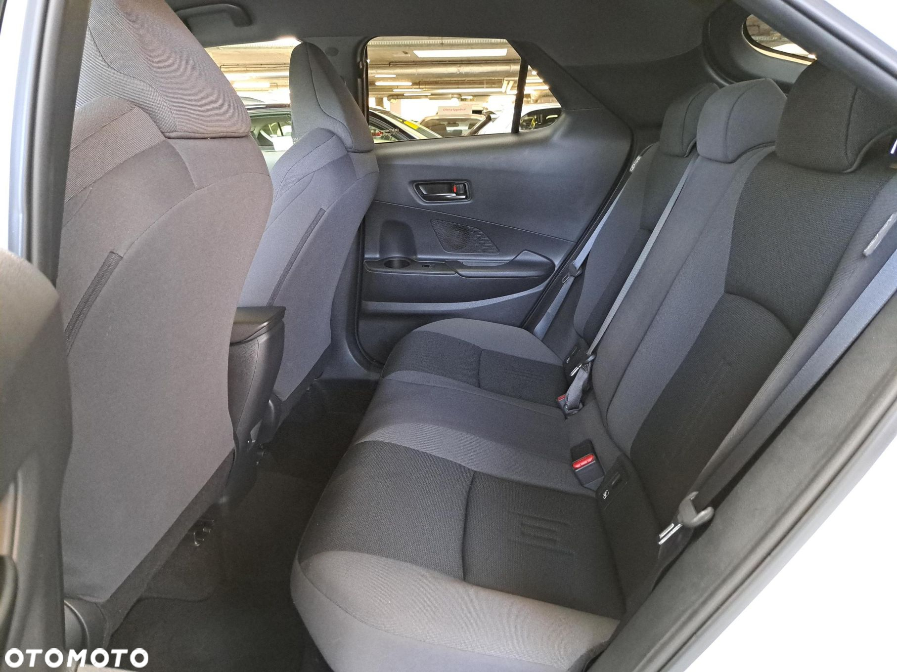 Toyota C-HR - 11