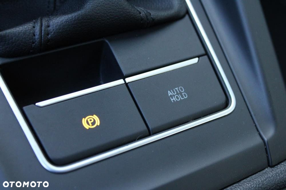 Volkswagen Golf - 17