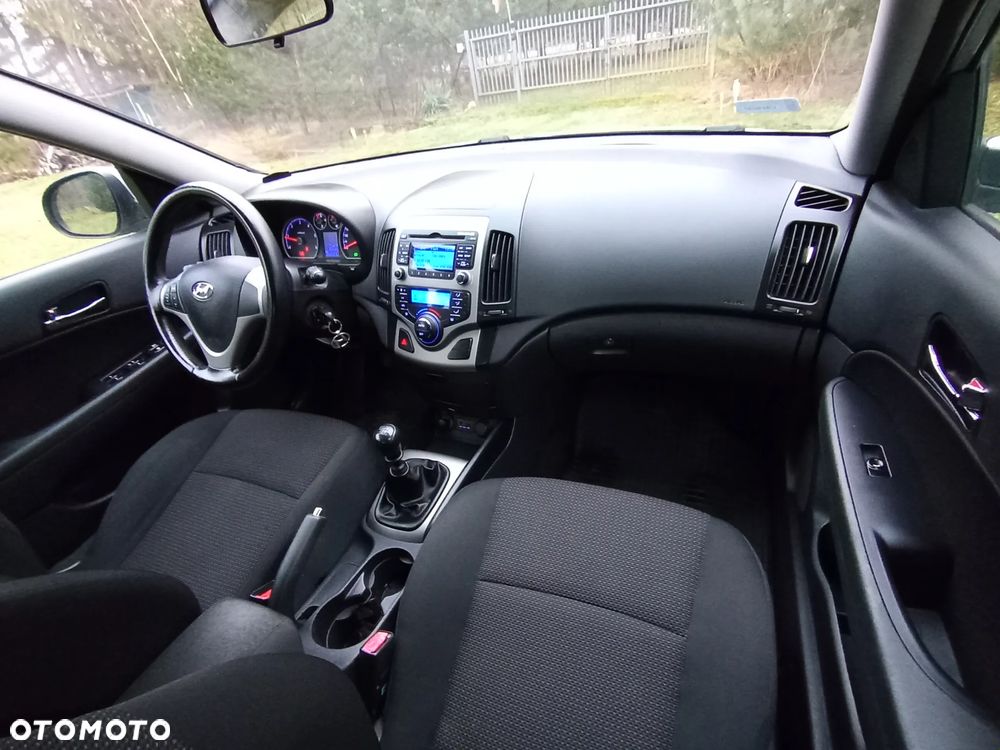 Hyundai i30 1.6 CRDi Base + World Cup - 13