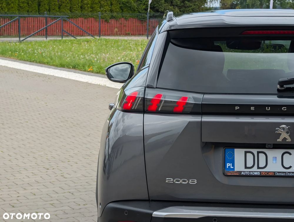 Peugeot 2008 PureTech 130 EAT8 GT - 12