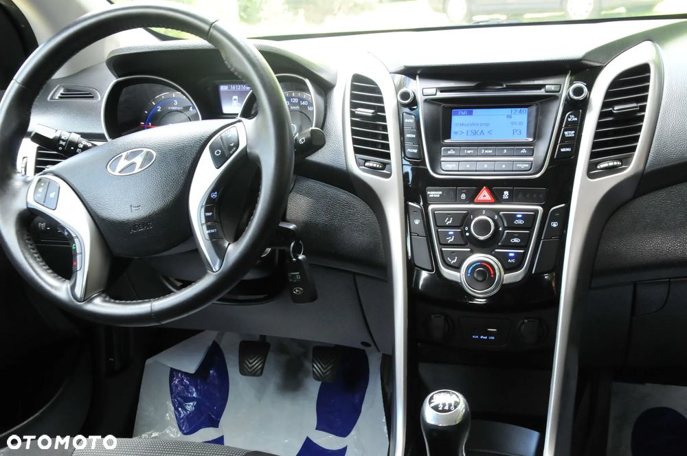 Hyundai i30 1.4 CRDi Classic + - 15