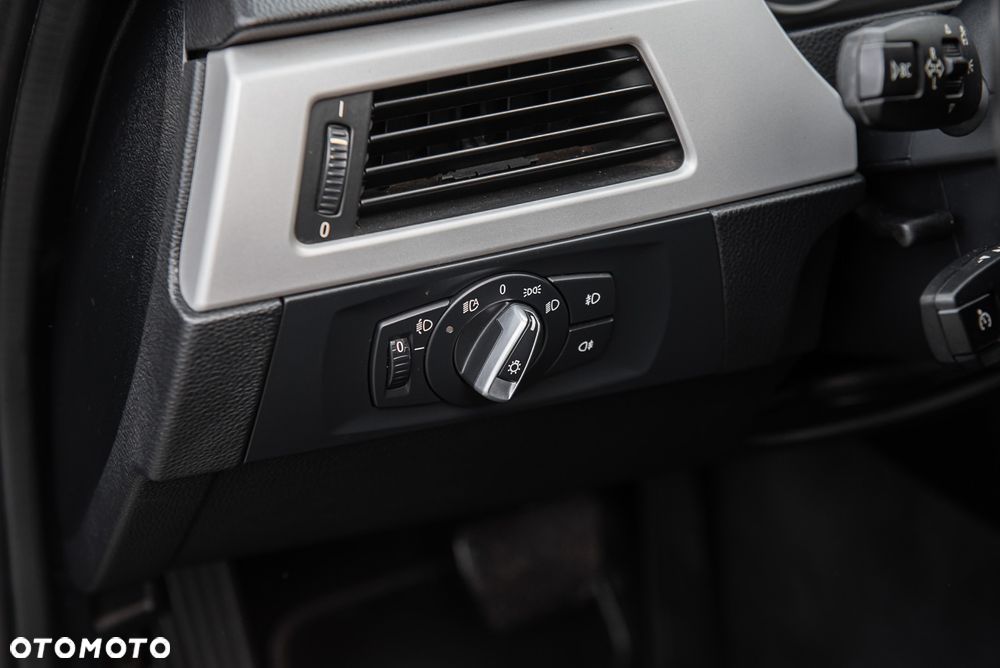 BMW Seria 3 - 16
