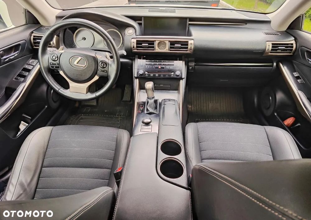 Lexus IS 250 Elegance - 9