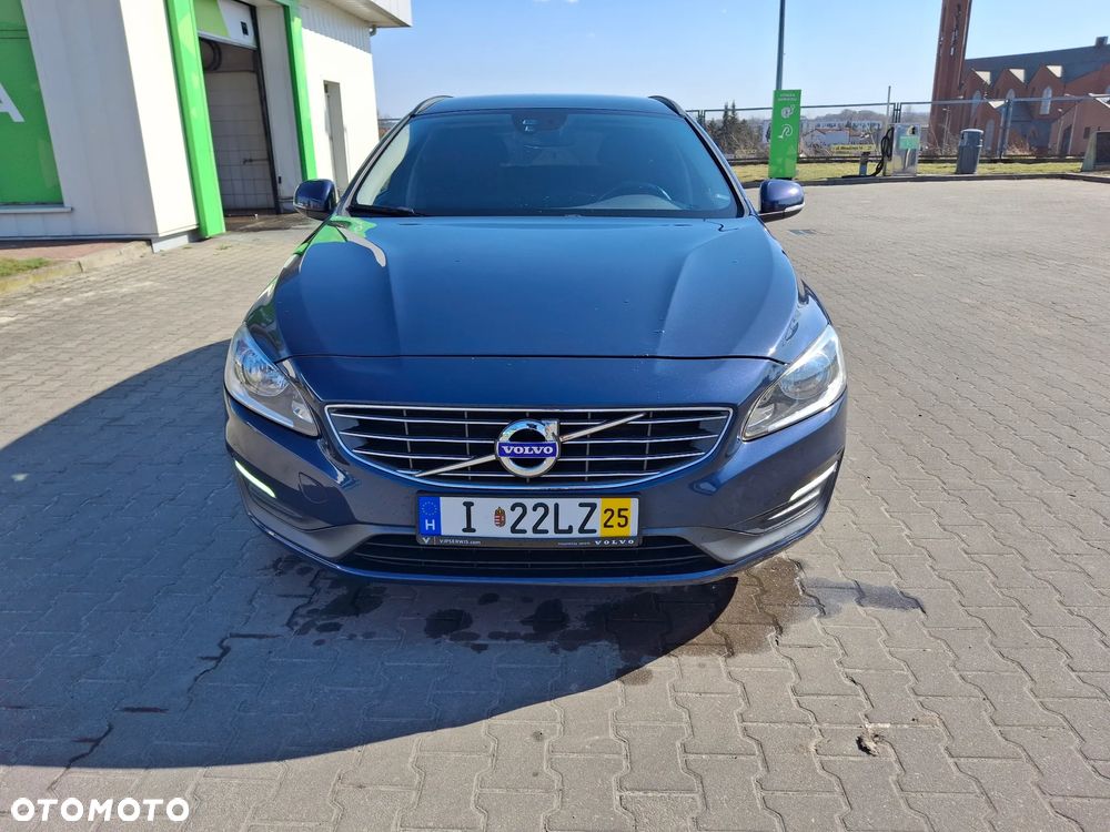 Volvo V60 D2 Momentum - 2