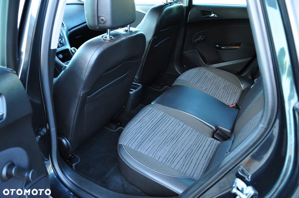 Opel Astra 1.4 Turbo Cosmo - 24