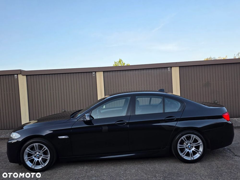 BMW Seria 5 523i Sport-Aut - 2