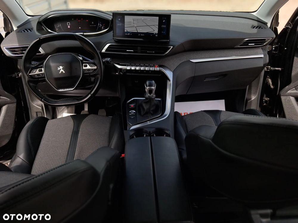 Peugeot 5008 - 8