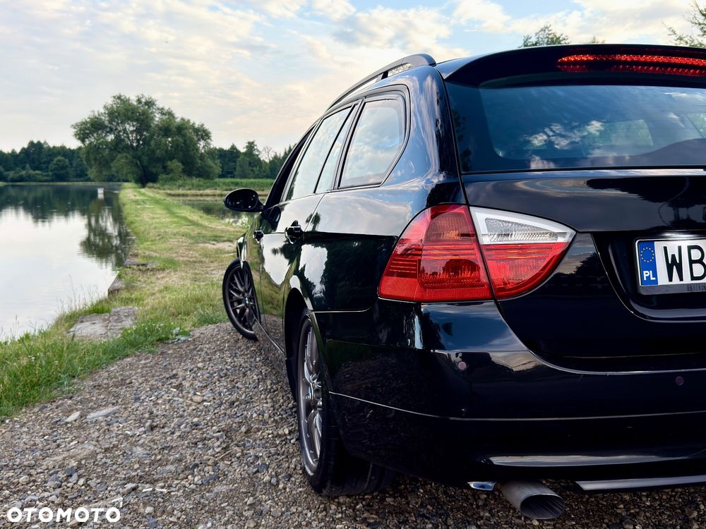 BMW Seria 3 320i - 14