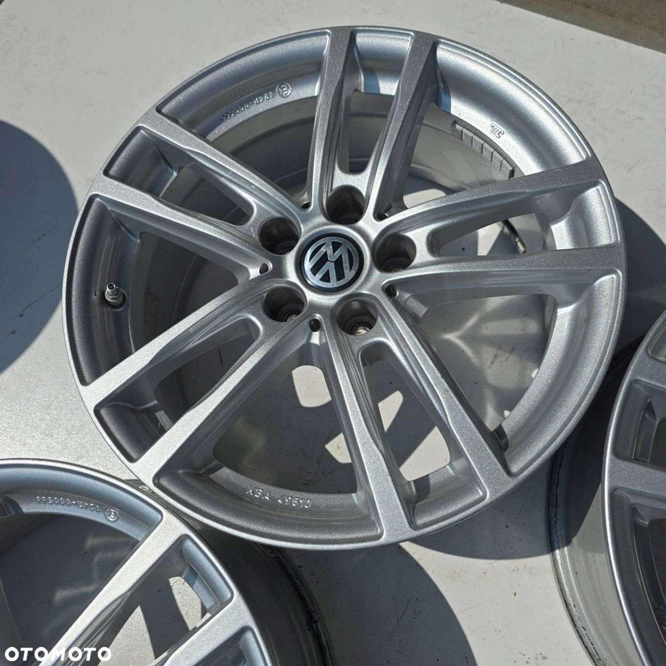 VW PASSAT B7 B8 CC TIGUAN I II ARTEON SHARAN 17 ET30 5x112 4X - 5