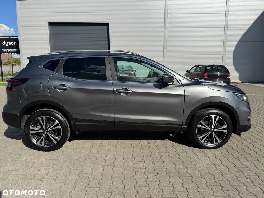 Nissan Qashqai 1.3 DIG-T N-Connecta - 25