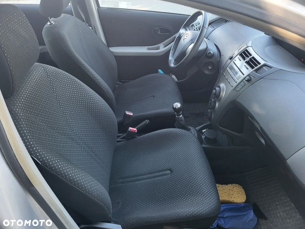 Toyota Yaris - 14