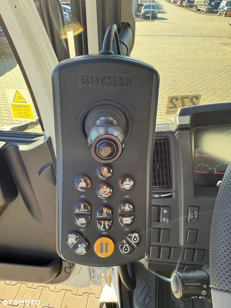 Volvo FL 15.250 Euro 6 // zamiatarka JOHNSTON VT652 //  BUCHER // odkurzacz , polewaczka - 35