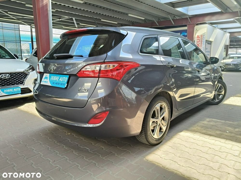 Hyundai i30 blue Kombi 1.4 YES Silver - 6