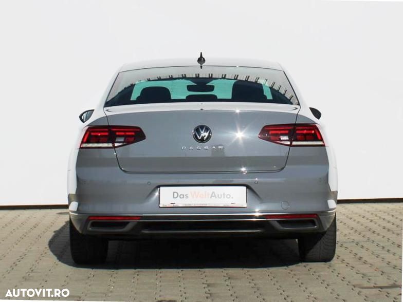 Volkswagen Passat - 4