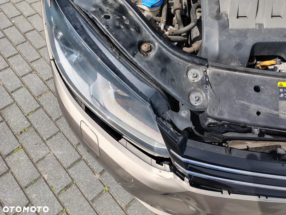 Volkswagen Touran 2.0 TDI DPF BlueMotion Technology Life - 36