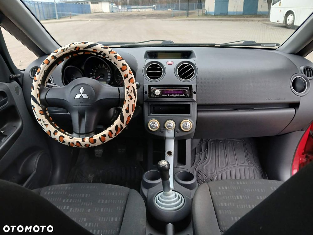 Mitsubishi Colt - 8
