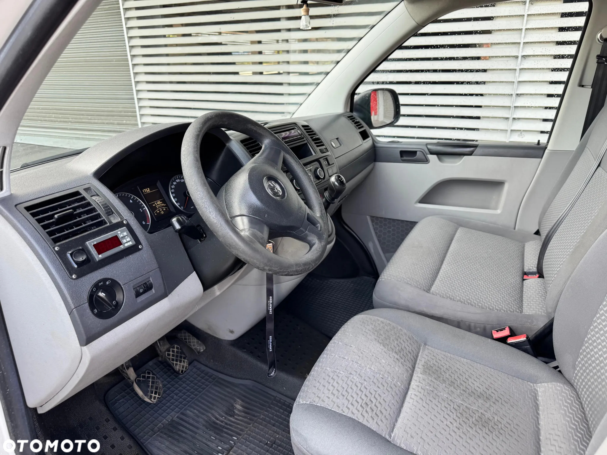 Volkswagen Transporter T5 TDI L1H1 - 7