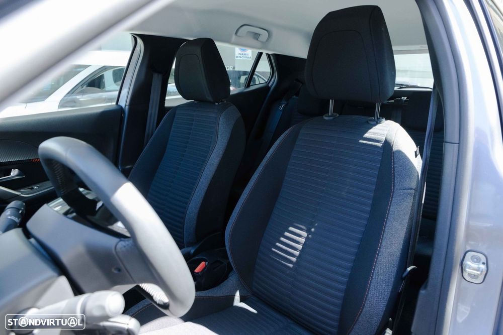 Peugeot 2008 1.2 PureTech Active Pack - 12