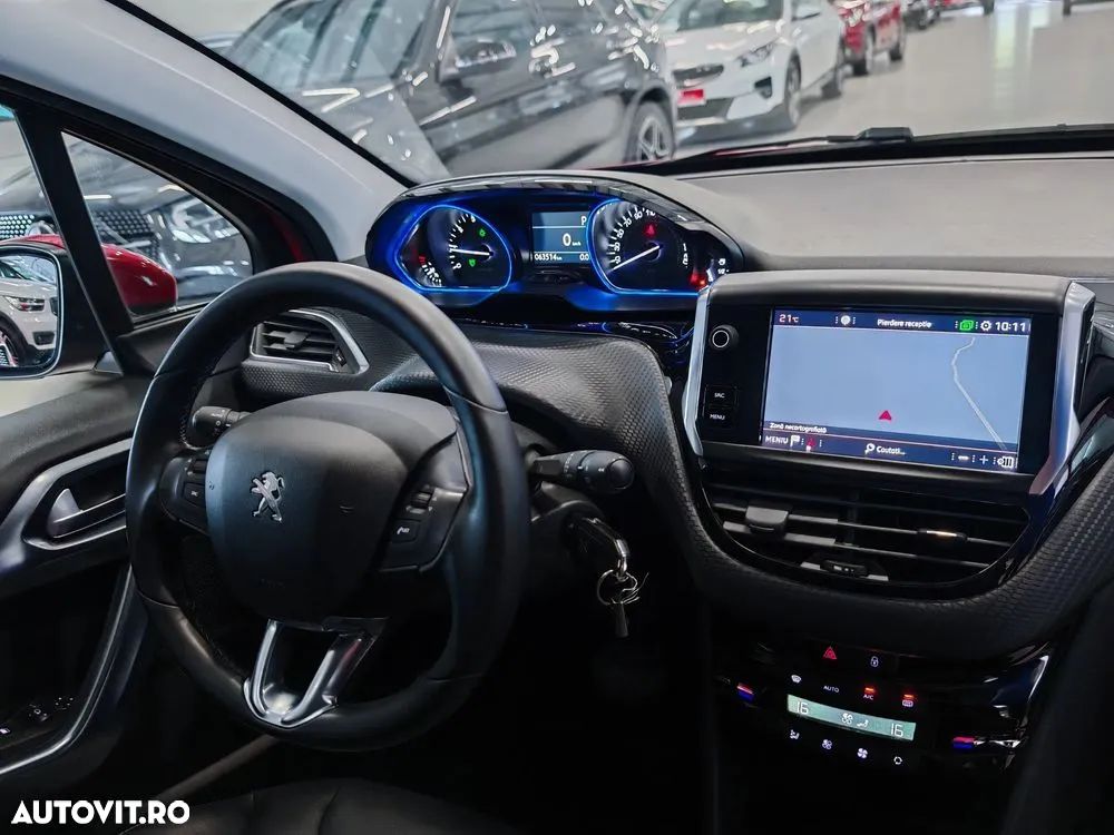 Peugeot 2008 1.2 PureTech Turbo EAT6 S&S Allure - 11